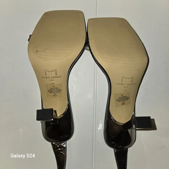 Marc Fisher Karima Ankle Strap Sandal Size: 7 Color: Pewter New💞 - Picture 5 of 7